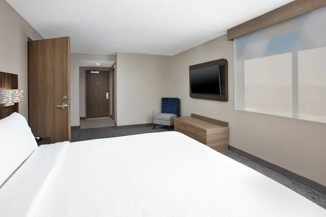 جناح بسرير كينج بإطلالة على النهر بغرفة نوم واحدة، HOLIDAY INN EXPRESS SAULT STE MARIE 1/8