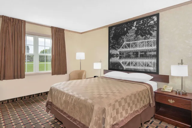 غرفة بسرير كوين لذوي الإعاقة، Spark by Hilton Maumee Toledo 2/6