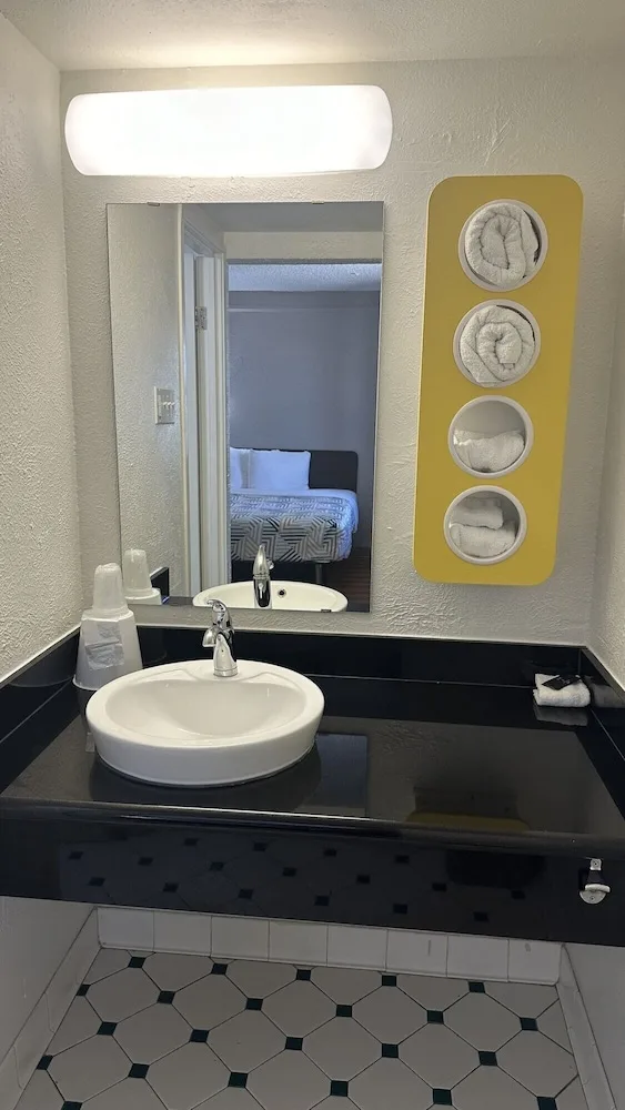غرفة قياسية بسرير كوين، Motel6 Beaumont, TX 10/10
