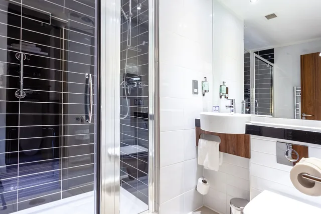 غرفة بسرير مزدوج مع أريكة، Holiday Inn Express Edinburgh Airport Ex Quality Edinburgh Airport 6/7