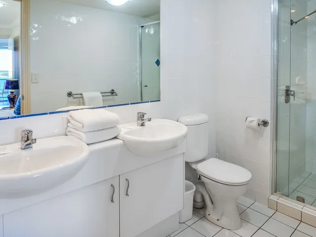 3 Bedrooms, Apartment, 2 Queen and Twin Beds, Water Front، Watermark Resort 4/5