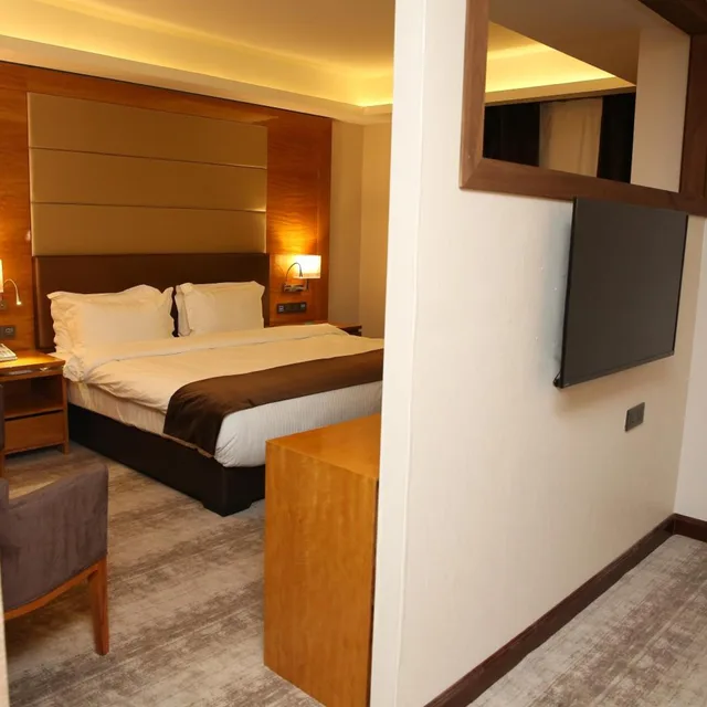 جناح تنفيذي، Gloria Hotel 3/6