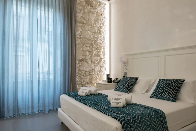 غرفة سوبيريور بسرير كينج بإطلالة على المدينة، Caportigia Boutique Hotel 3/4