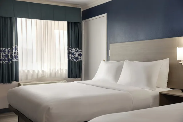 Standard, 2 Queen Beds, Quality Inn Lake Elsinore 7/10