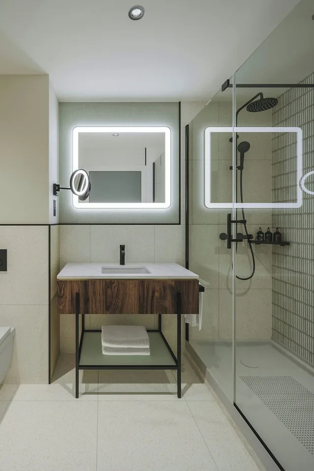 غرفة تنفيذية بسرير كينج، Le Meridien Paris Arc De Triomphe 5/6