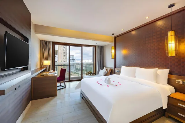 Light, Luxury, Queen Bed، Sanya Phoenix Waterside Gloria Resort Sanya 2/2