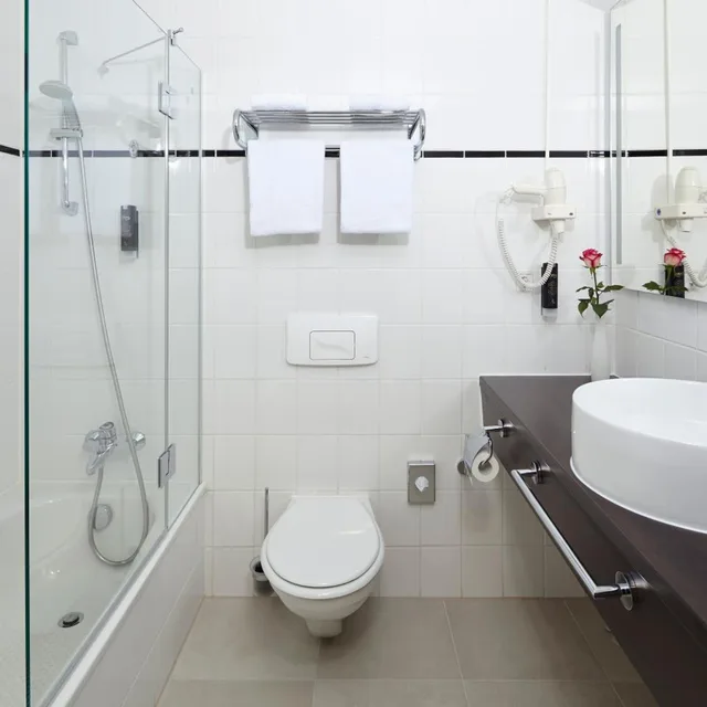 غرفة كومفورت بسريرين منفصلين بشرفة، Trans World Hotel Kranichhohe 2/3