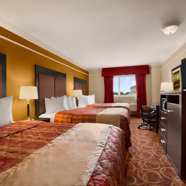 غرفة سوبيريور بسريرين كوين وسرير كوين، Travelodge by Wyndham Meadow Lake 3/5