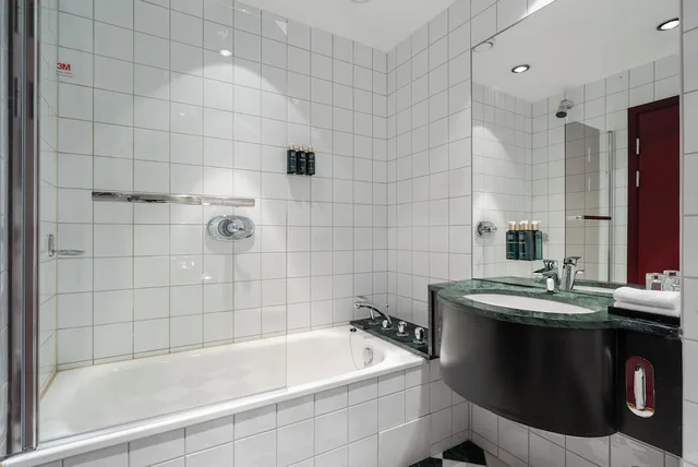 غرفة ديلوكس بسريرين منفصلين مع أريكة، Home Hotel Bryggen 7/7