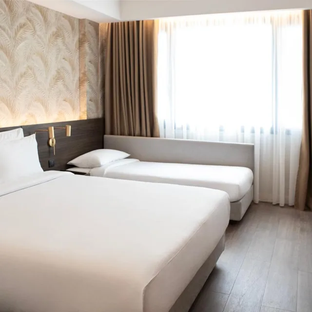 غرفة قياسية ثلاثية بسرير مزدوج، Luwian Athens Boutique Hotel 1/5