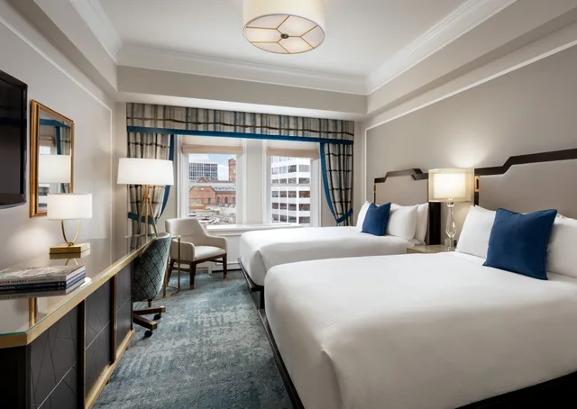 Fairmont, 2 Double Beds, City View، Fairmont Empress Hotel 1/6