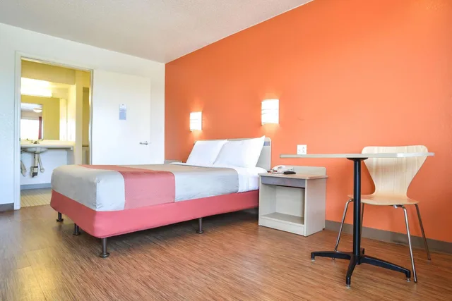 غرفة بسرير كينج لذوي الإعاقة، Motel6 Saint Joseph, MO 5/10