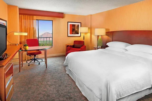 غرفة بسرير كينج، Sheraton Albuquerque Airport Hotel 3/17