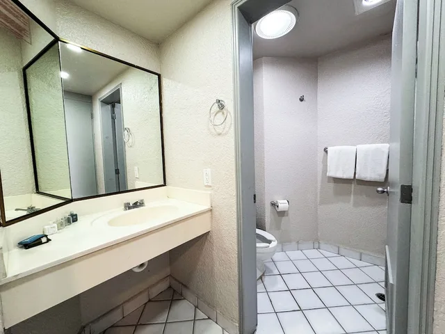 غرفة قياسية بسرير كوين، Corona Plaza Hotel 9/10
