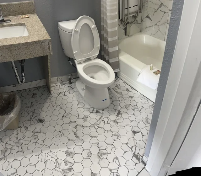 غرفة بسرير كينج للمدخنين لذوي الإعاقة، Americas Best Value Inn - Savannah 2/2
