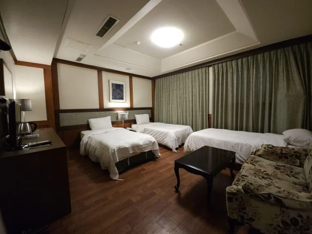 غرفة ثلاثية، Insadong Crown Hotel 3/5