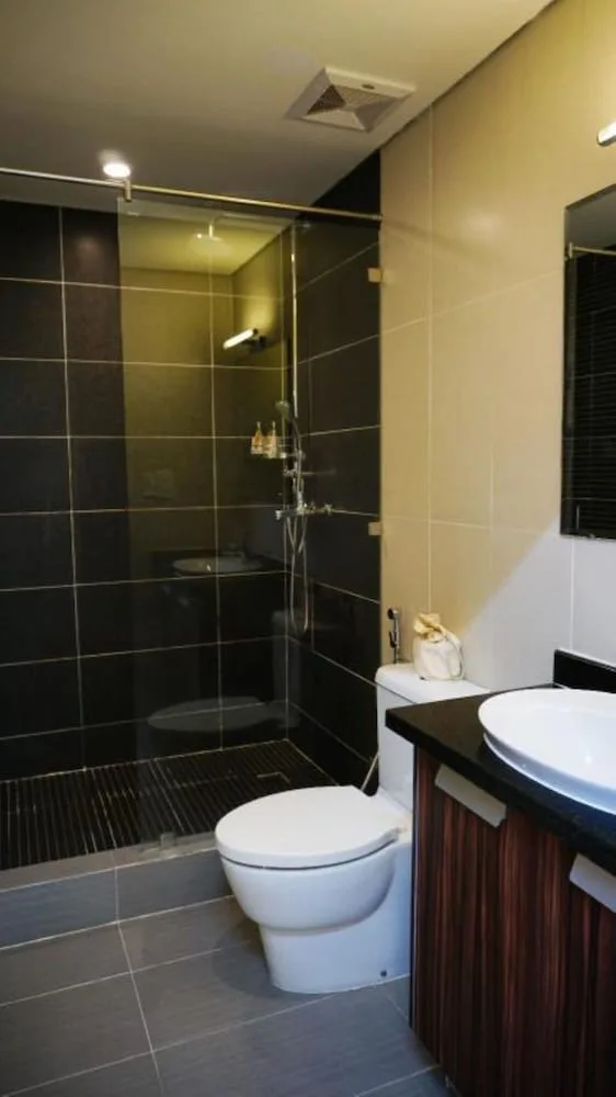 1 Bedroom, Deluxe, Apartment, Queen Bed, City View, G8 Center Hotel Saigon 8/8