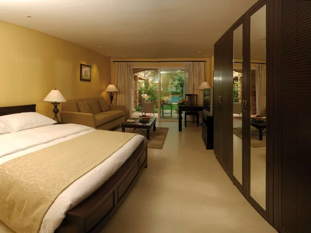 Superior, King Bed, Pool Access، Movenpick Hotel & Resort Al Bidaa 3/10