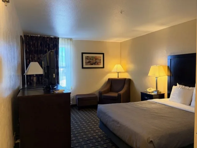 غرفة بسرير كوين لذوي الإعاقة، Quality Inn Zion Park Area 3/7