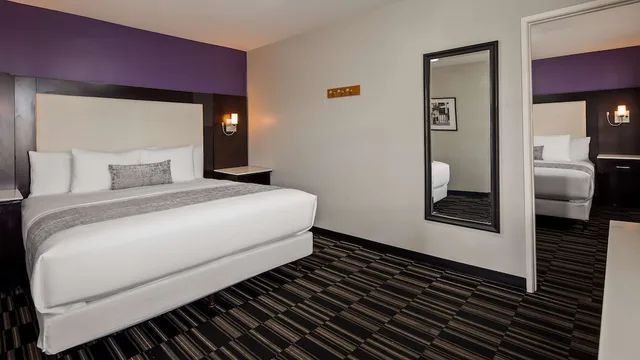 Family Suite, 2 Queen Beds, Surestay Hotel By Best Western Beverly Hills West 7/17