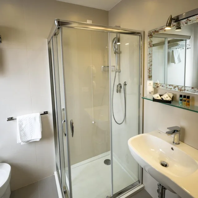 Deluxe, Double Bed, Side Sea View، Cesare Augustus 7/8