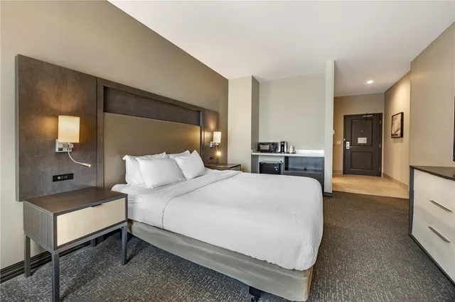 غرفة بسرير كينج لذوي الإعاقة، Best Western Plus Executive Residency Jackson Northeast 2/4