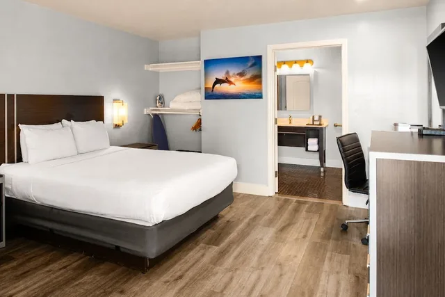 غرفة بسرير كوين لذوي الإعاقة، Pacific Inn Monterey 1/10