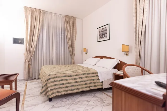 غرفة أساسية بسرير مزدوج، Grand Hotel Duomo 1/6