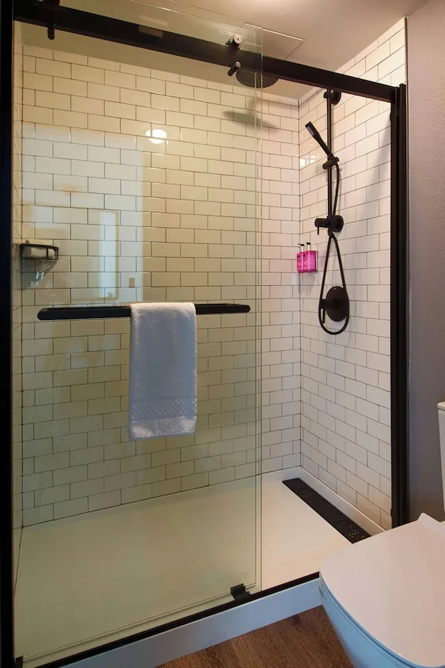 Room, Queen Bed, with View, Moxy New Orleans Downtown French Quarter Area 6/7