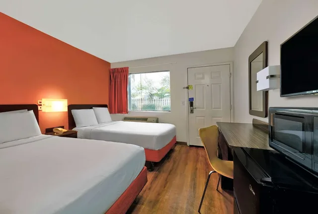 غرفة قياسية بسريرين مزدوجين، Motel6 Columbus, GA 3/4