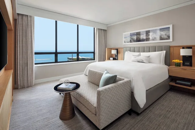جناح بسرير كينج بغرفة نوم واحدة مع أريكة، THE RITZ-CARLTON CHICAGO 3/7