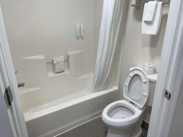 غرفة بسريرين مزدوجين، Quality Inn Richmond, KY 4/4