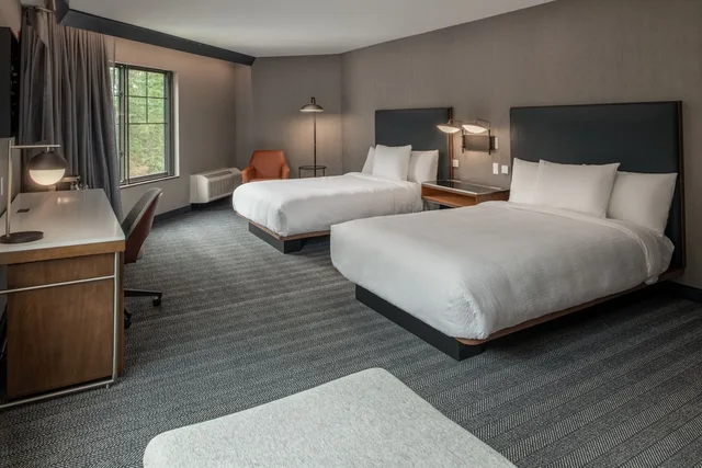 Suite, Multiple Beds, Accessible، Courtyard by Marriott Olympia 1/4