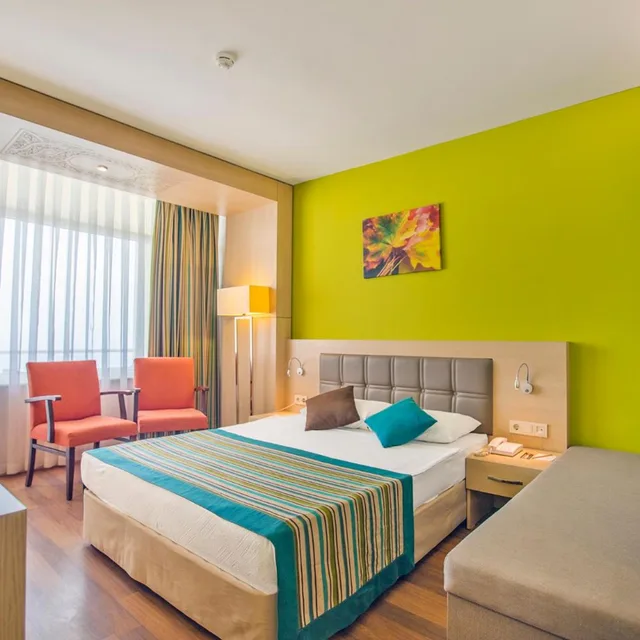 غرفة بسرير مزدوج بإطلالة على الحديقة، Meridia Beach Hotel 1/7