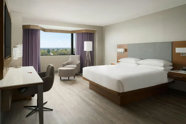 Presidential, Suite, King Bed, High Floor, SACRAMENTO MARRIOTT RANCHO CORDOVA 2/4