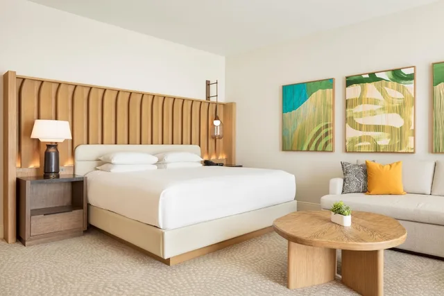 Renovated, Palace, King Bed, Ocean View, Sofa, Hilton Waikoloa Village 5/8