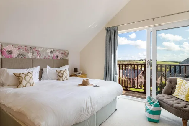 Wooden, Superior, Lodge, 4 Beds, Pet Friendly, Hot Tub، Retallack Resort and Spa 1/4
