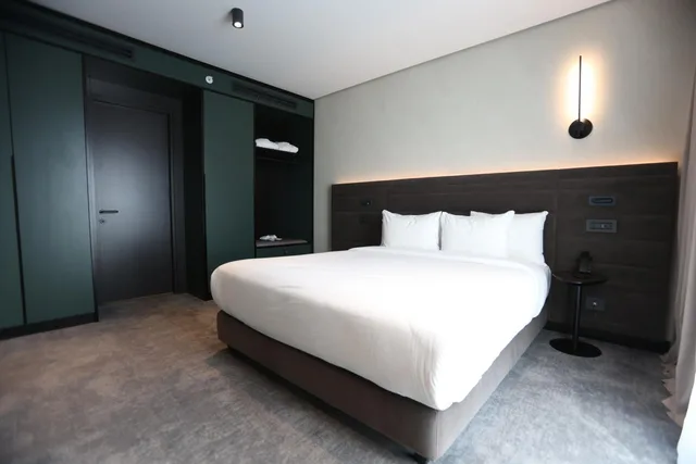 جناح، Novotel Tbilisi Center 1/7
