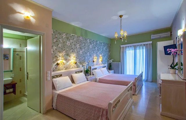 غرفة رباعية بشرفة، Maistrali Hotel 3/5