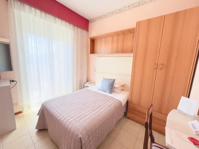 غرفة مفردة، HOTEL BENINI 4/7