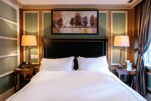 Yorkville, Suite, Sofa، Windsor Arms Hotel 1/3