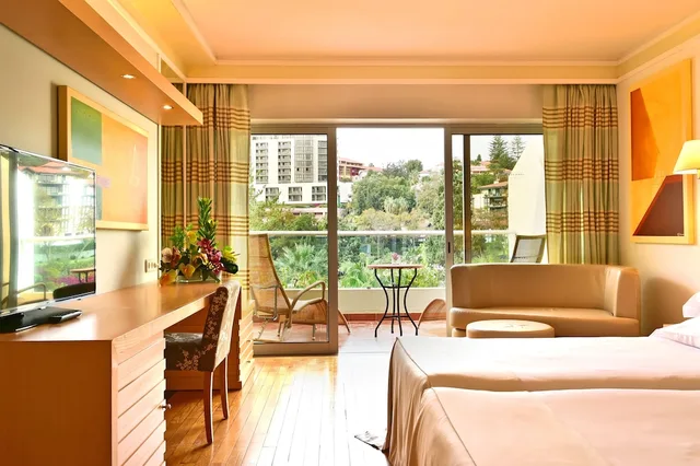 Room, Double or Twin Bed, Pool View, Pestana Carlton Madeira 4/7