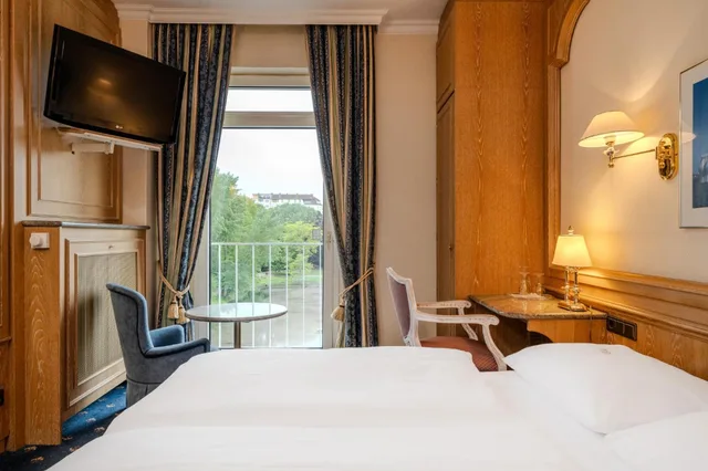 غرفة قياسية بسرير كينج بإطلالة على البحيرة، Ringhotel Seehof Berlin 9/10