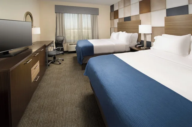 غرفة قياسية بسريرين كوين، Holiday Inn Express And Suites Waco South 1/4