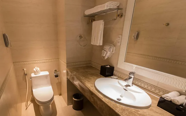 غرفة تنفيذية بسرير مزدوج، Silverland Jolie Hotel Spa 6/6