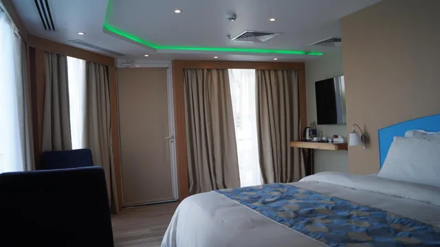 جناح بسرير كينج بشرفة، C Hotel 2/10