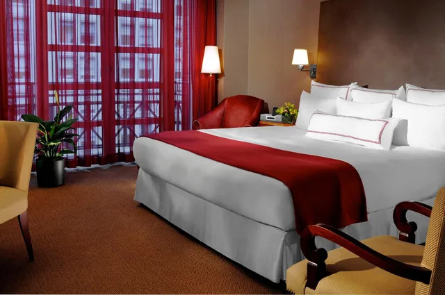 غرفة بسرير كينج بشرفة، Hotel Giraffe 1/11