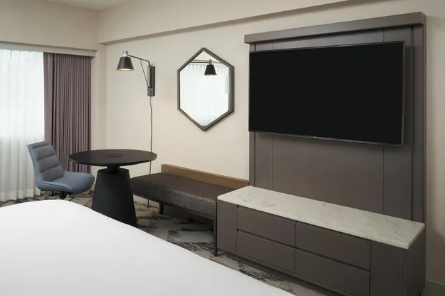 غرفة بسرير مزدوج لذوي الإعاقة، Sheraton Detroit Novi Hotel 2/3