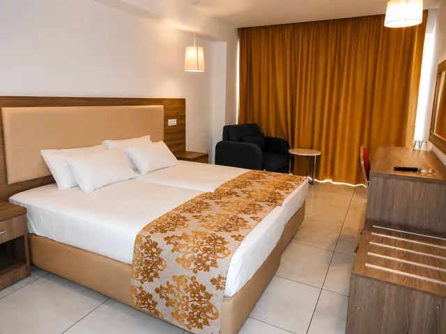Room, Double or Twin Bed, Land View، Corfu 2/5