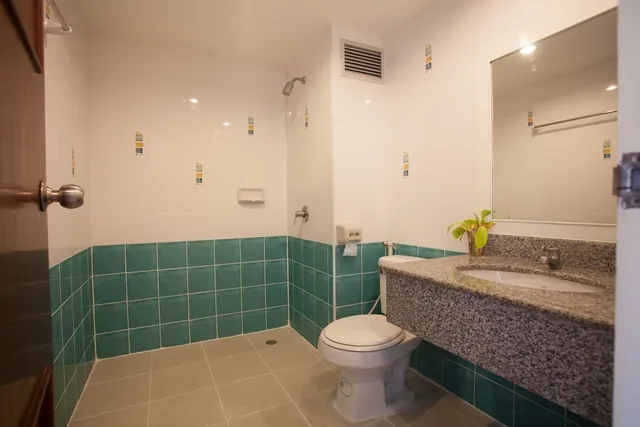 غرفة بسرير كينج بإطلالة على الحديقة، The Greenery Hotel 9/9